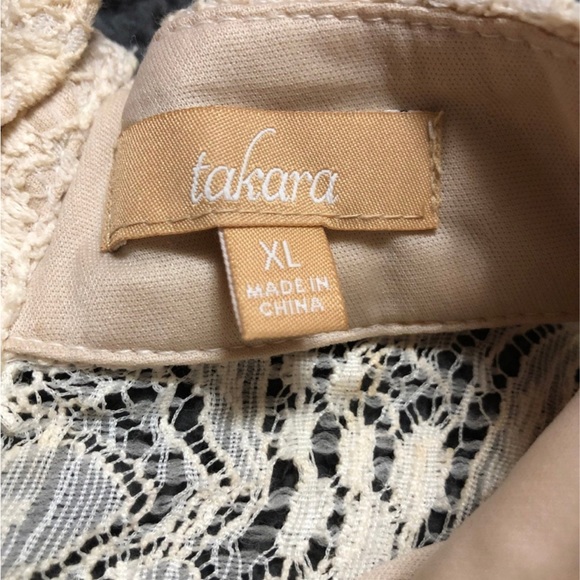 Takara lace button back tuxedo sleeveless blouse - Picture 3 of 5